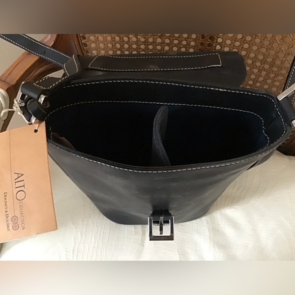 Dooney & Bourke Alto Wine Bottle Picnic Tote - Picture 4 of 5